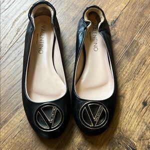 Valentino / Black Leather Ballet Flats SZ 38